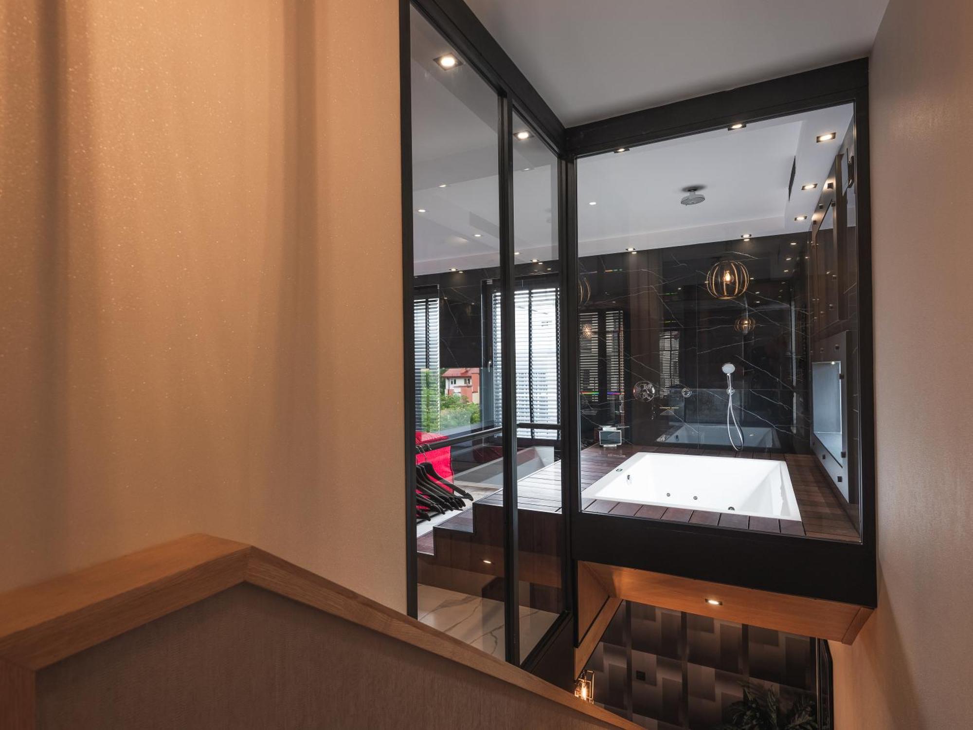 Art Penthouse With Jacuzzi - Krakow Center Apartment Стая снимка